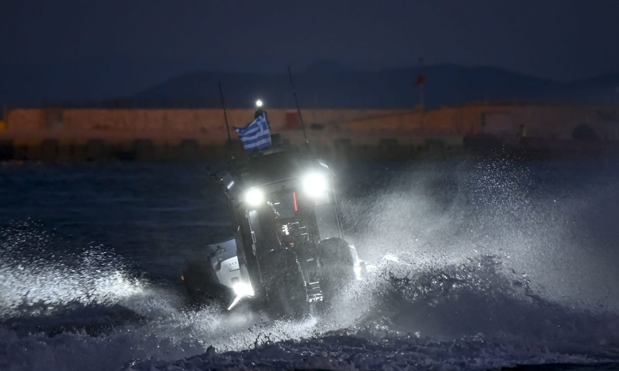 Τραγική ανακάλυψη νεκρής γυναίκας στον μόλο της Δραπετσώνας