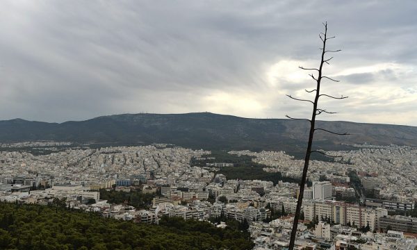 Πτώση θερμοκρασίας και πρώτα χιόνια στα βόρεια της χώρας