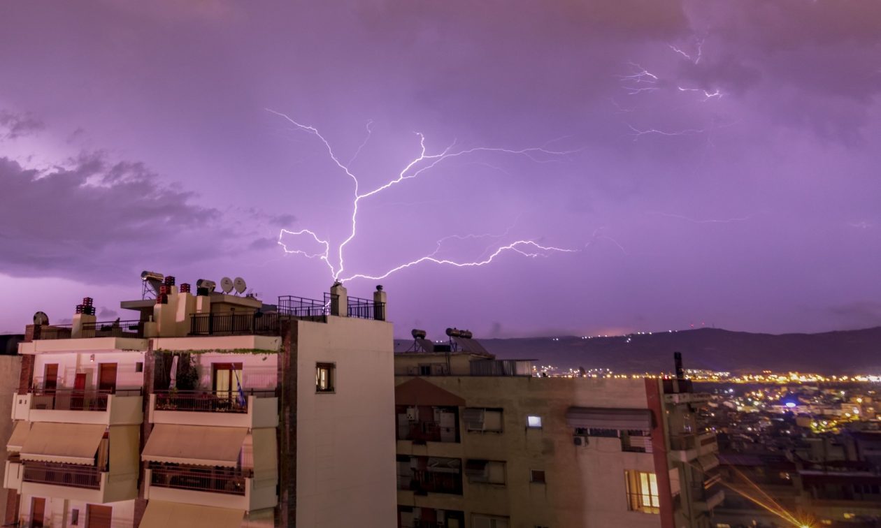 Οκτώβρης με Βροχές και Ψύχος: Τι να Περιμένουμε τις Επόμενες Ημέρες στην Ελλάδα