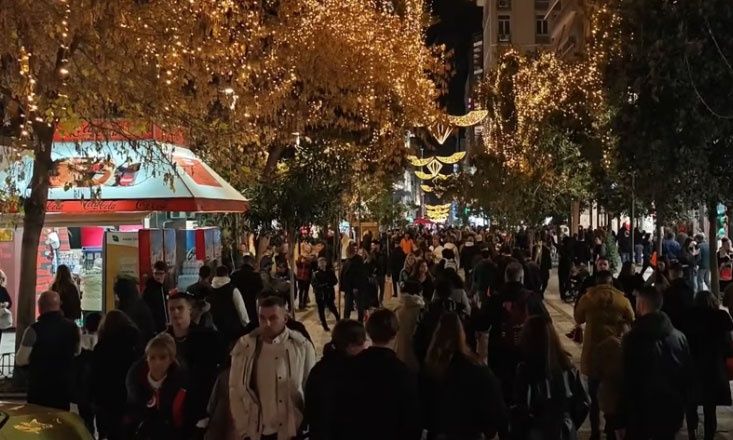 Εορταστικό Ωράριο Λιανεμπορίου και Αύξηση Τιμών Αγορών στην Αθήνα