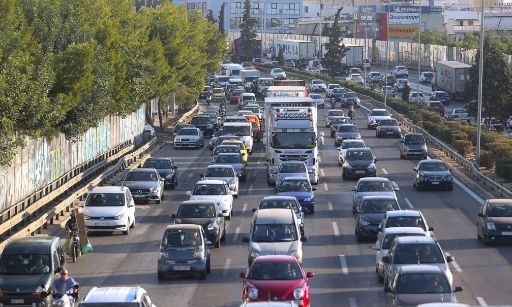 Καθυστερήσεις και μποτιλιάρισμα στην Αττική: Σοβαρά κυκλοφοριακά προβλήματα στις κύριες λεωφόρους