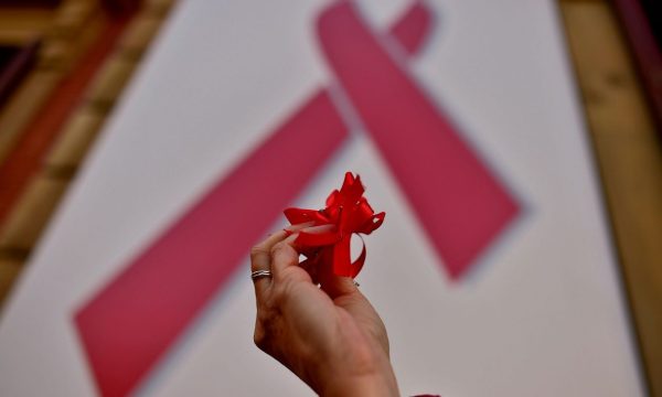 Η Μείωση των Λοιμώξεων από HIV το 2023 και η Ανάγκη για Βελτίωση στην Πρόσβαση Θεραπείας και Πρόληψης