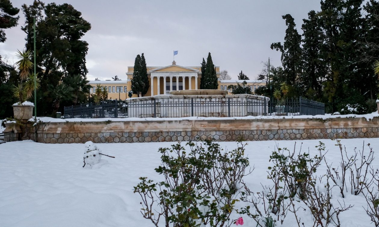 Χειμωνιάτικη κακοκαιρία με πυκνές χιονοπτώσεις στην Ελλάδα