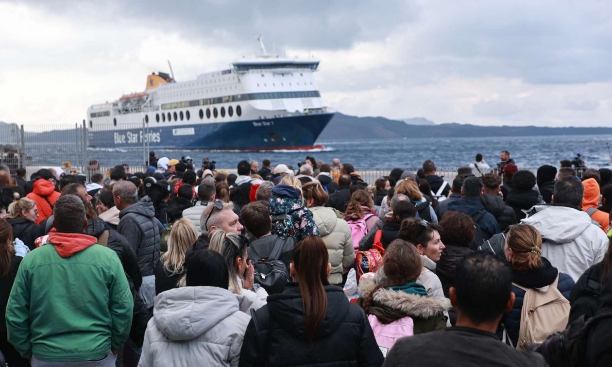 Ακτοπλοϊκές Δράσεις στην Σαντορίνη με Επίκεντρο την Αντιμετώπιση Ιδιαίτερων Καταστάσεων