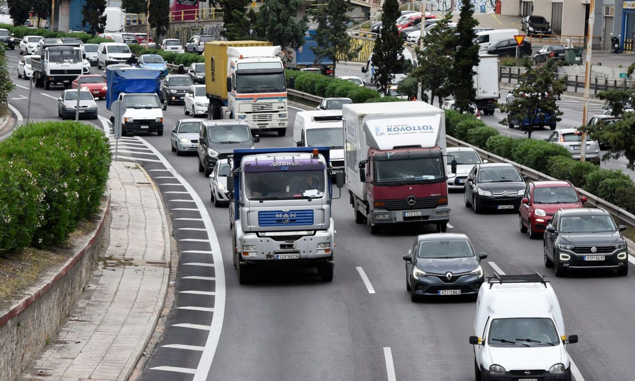 Προβλήματα Κίνησης στην Αττική με Σημαντικές Καθυστερήσεις σε Κύριες Οδικές Αρτηρίες